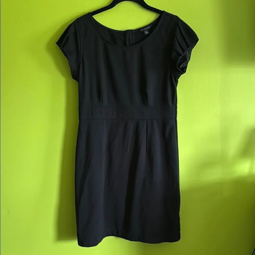 Banana Republic Black Stretch Short Sleeve Dress Size 10